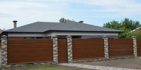 Z toho, co můžete udělat plot s vlastními rukama ve venkovském domě levně a krásně